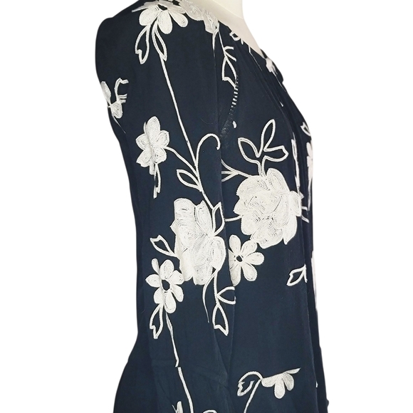 I.N.C. International Concepts - Small White Embroidered Floral On Black Blouse - Picture 3 of 6